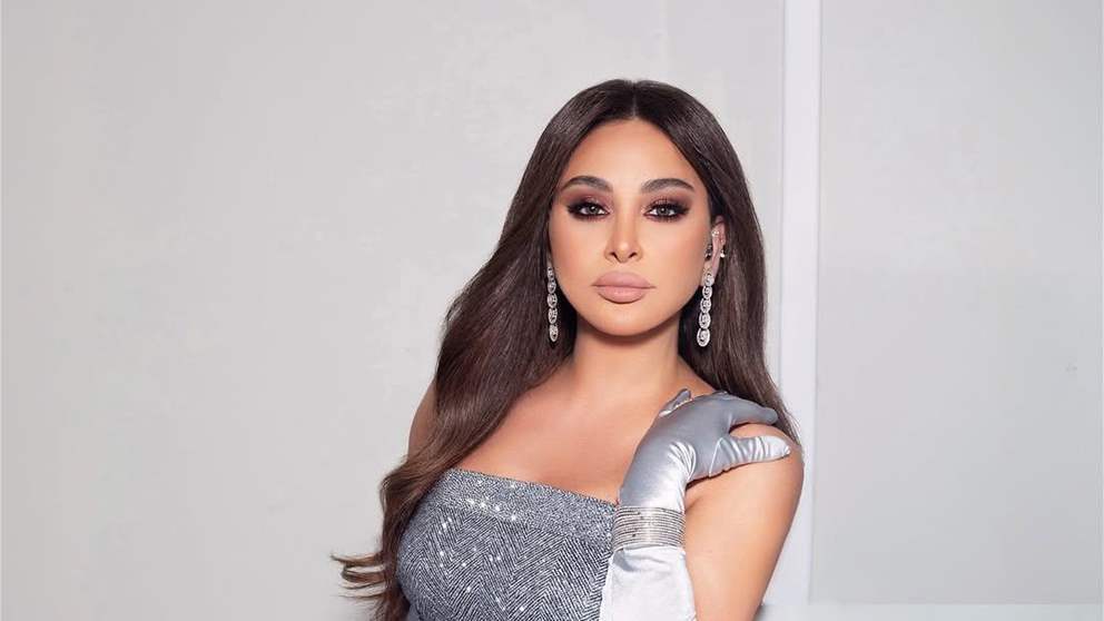 إليسا تحتفل بعيد ميلادها في بيروت وتتألق بإطلالة سودلء مميزة