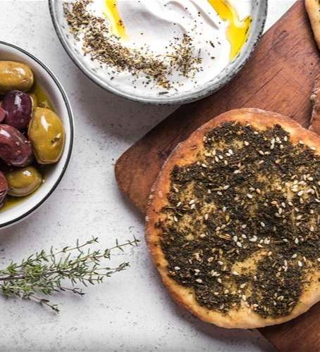 خشب بالزعتر وأكل فاسد.. بهذه المنطقة! (صورة) 