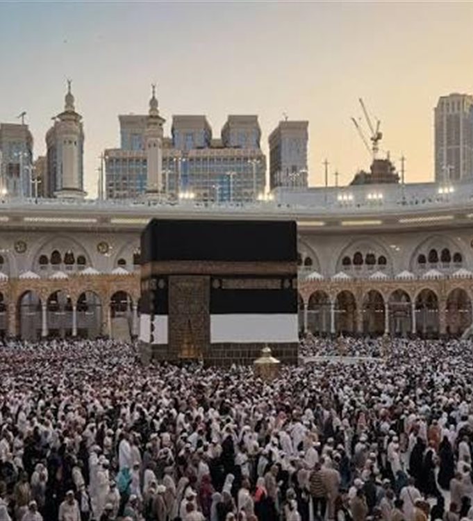 ضريبة على الحج في لبنان.. وبالأسماء: شخصيات بارزة حجّت مجاناً | شاهد التقرير 