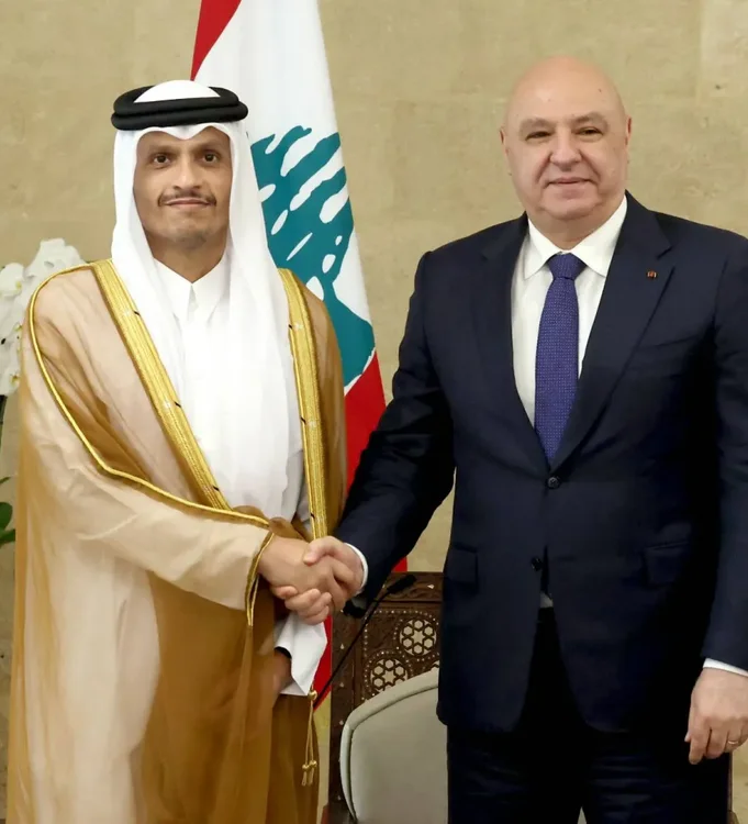 رئيس وزراء قطر يقدم للبنان مشروعاً كاملاً لانتاج الكهرباء | شاهد التقرير 