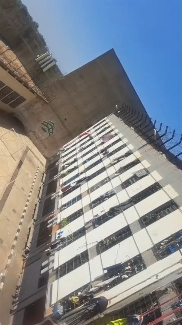 تكبيرات وفرحة في سجن رومية (فيديو)
