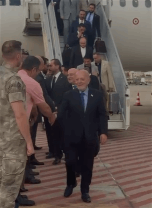 بالفيديو.. وصول الوفد السوري الى بيروت